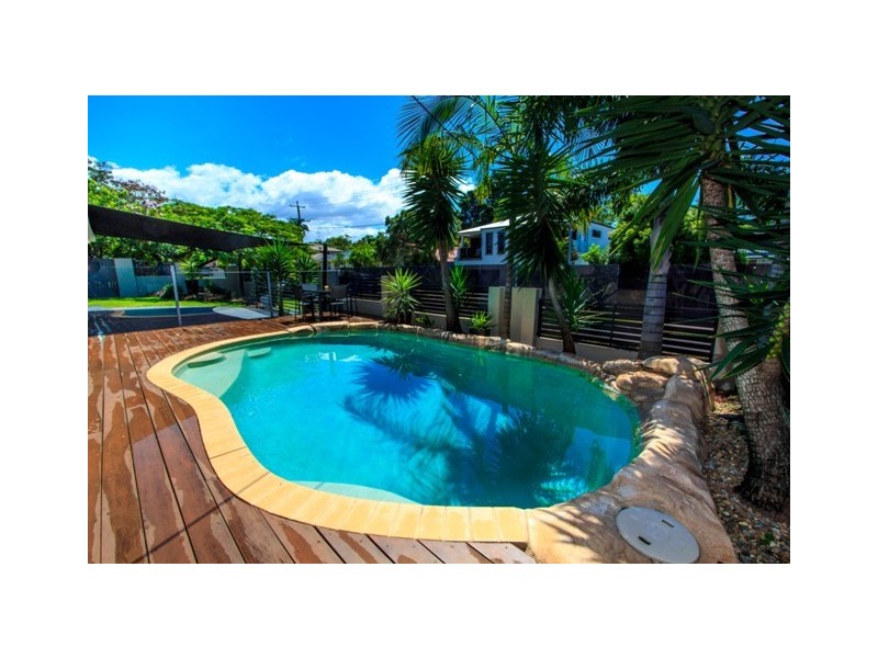 4 Heeb Street, Bundall QLD 4217