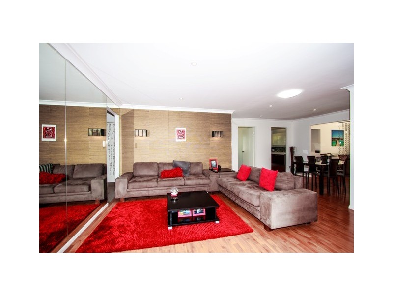 4 Heeb Street, Bundall QLD 4217