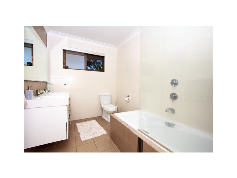 4 Heeb Street, Bundall QLD 4217