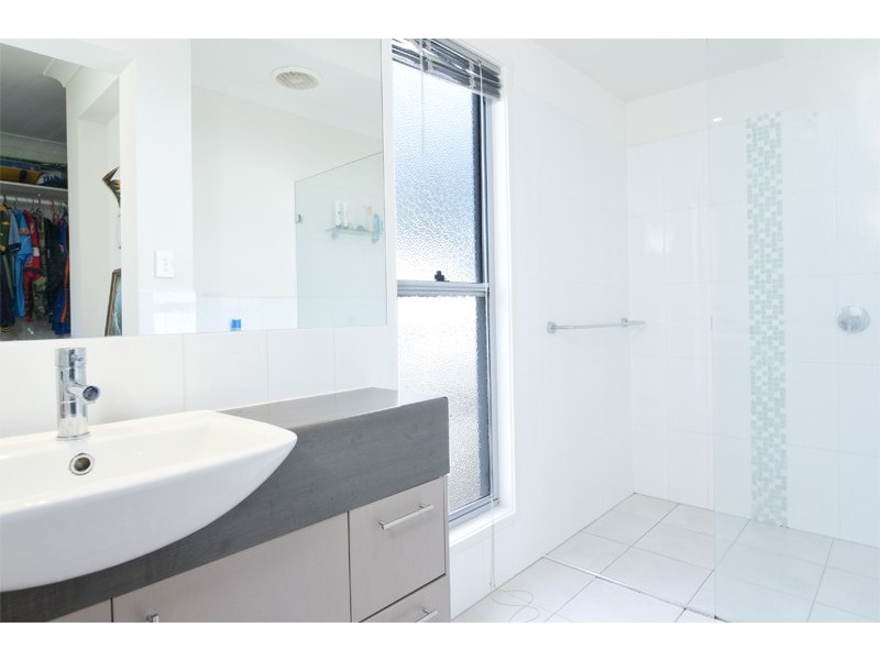 11 Skyburnett Street, Reedy Creek QLD 4227