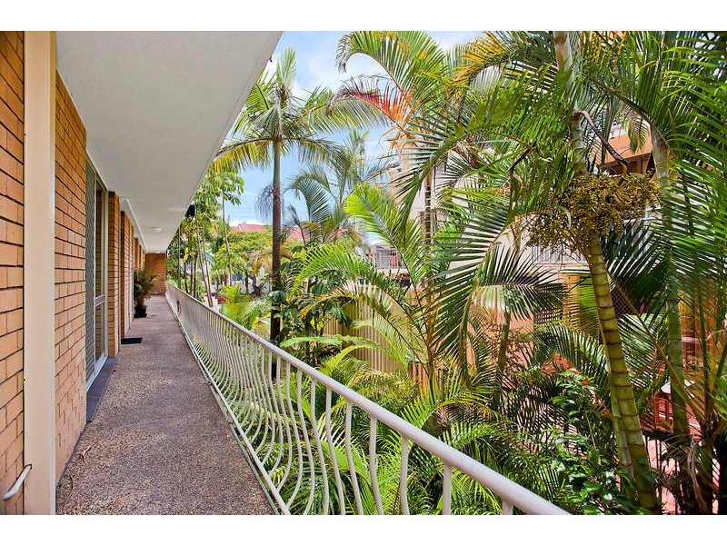 3/20 Genoa St, Surfers Paradise QLD 4217