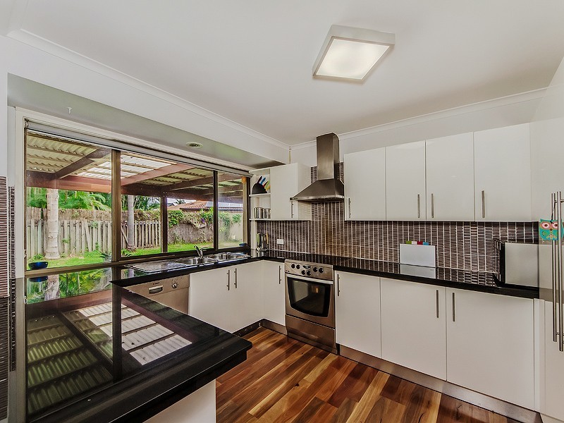 7 Yalgoo Court, Mermaid Waters QLD 4218