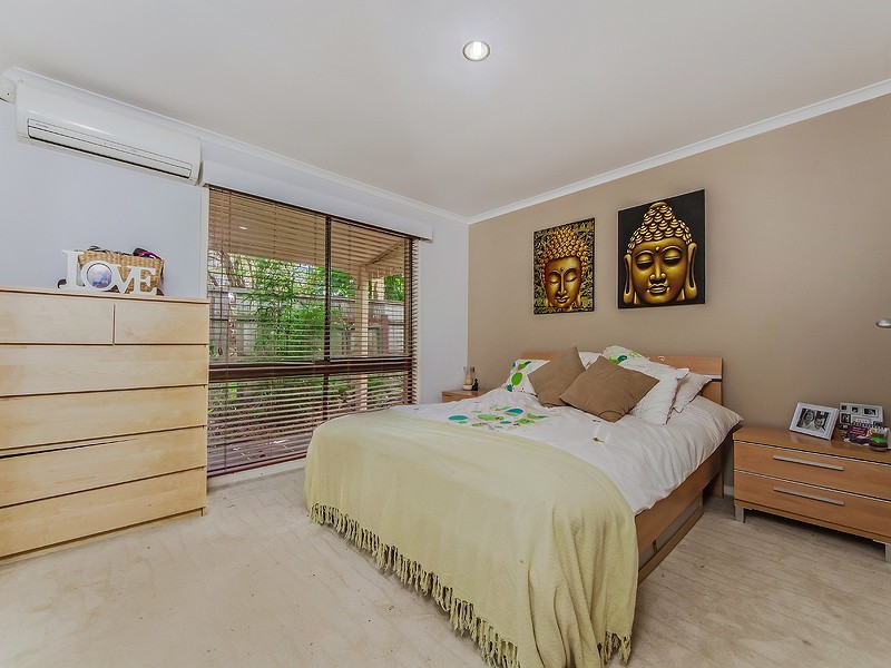 7 Yalgoo Court, Mermaid Waters QLD 4218