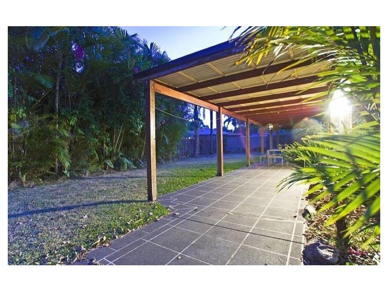 7 Yalgoo Court, Mermaid Waters QLD 4218