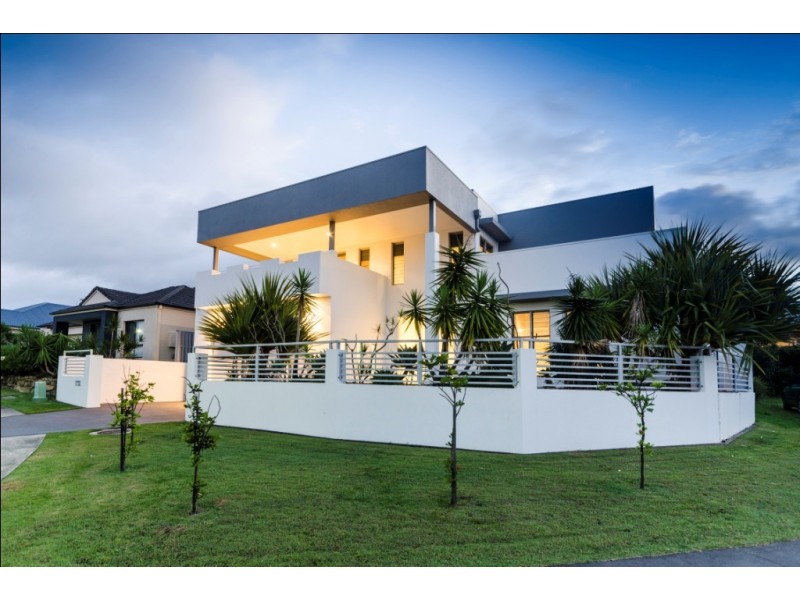 95 Bayswater Avenue, Varsity Lakes QLD 4227