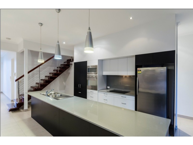 95 Bayswater Avenue, Varsity Lakes QLD 4227