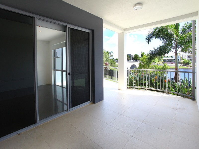 3/5021 Emerald Island Drive, Carrara QLD 4211