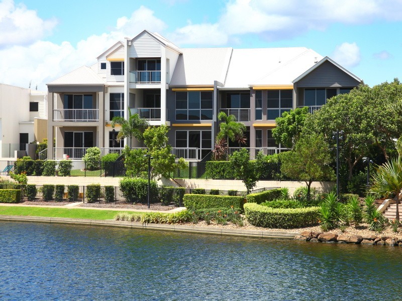3/5021 Emerald Island Drive, Carrara QLD 4211