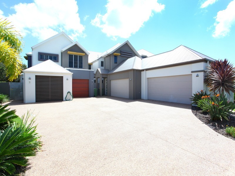 3/5021 Emerald Island Drive, Carrara QLD 4211