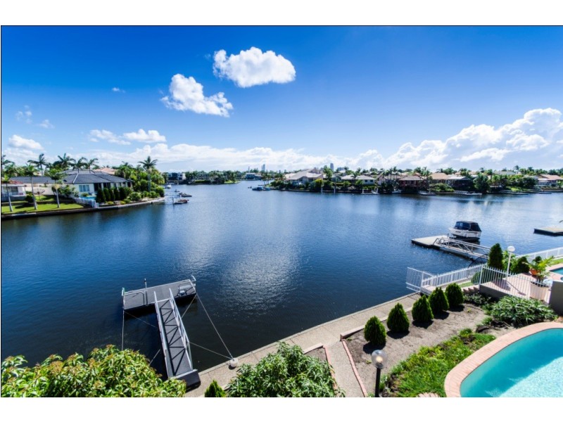 17 Karabella Court, Mermaid Waters QLD 4218