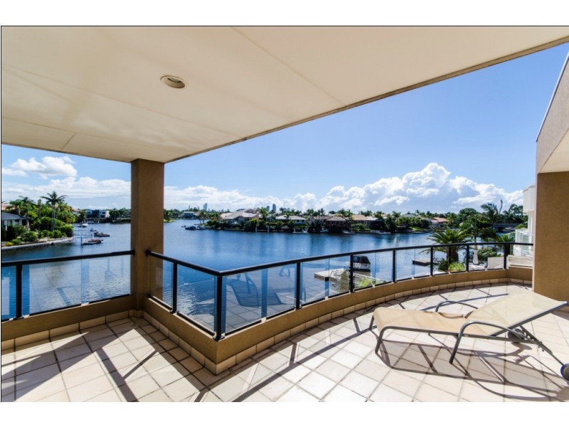 17 Karabella Court, Mermaid Waters QLD 4218