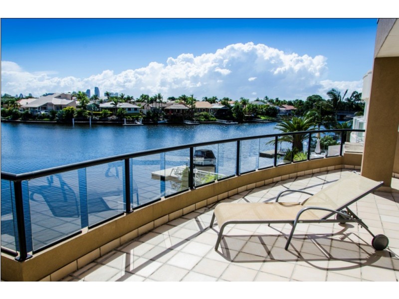 17 Karabella Court, Mermaid Waters QLD 4218