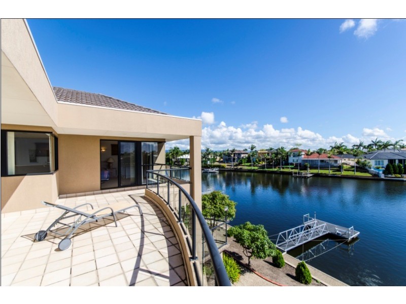 17 Karabella Court, Mermaid Waters QLD 4218