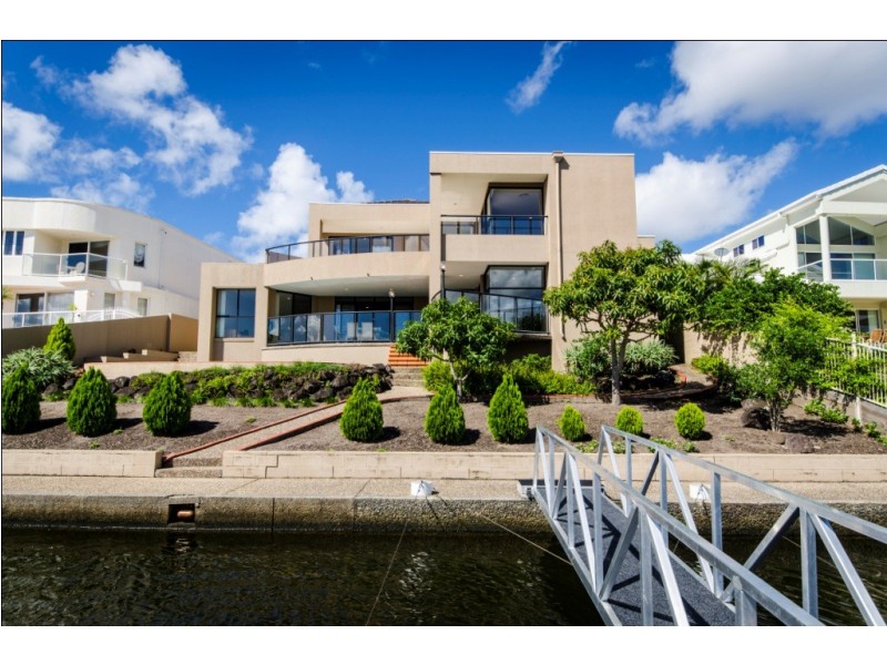 17 Karabella Court, Mermaid Waters QLD 4218