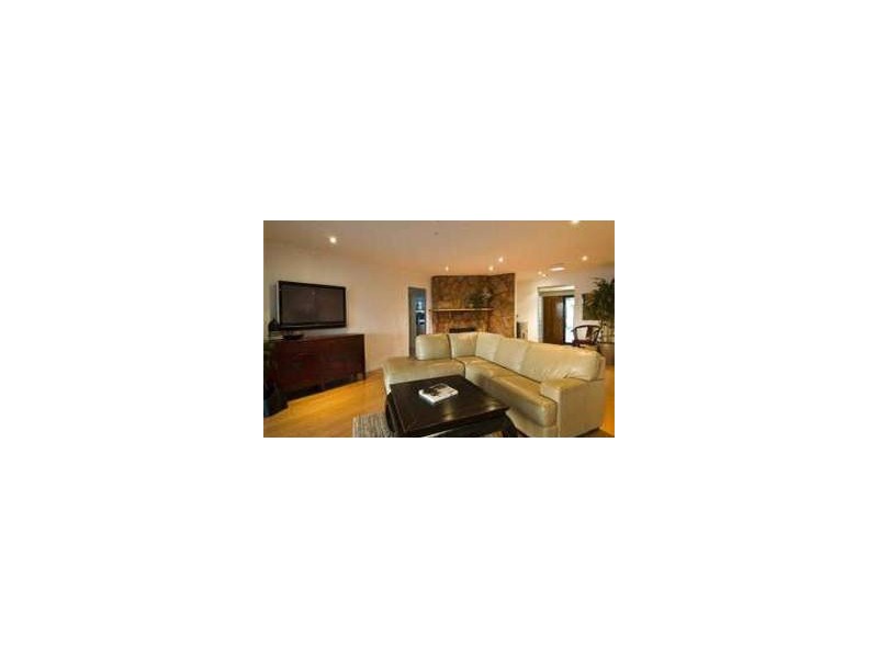 9 Moomba, Sorrento QLD 4217