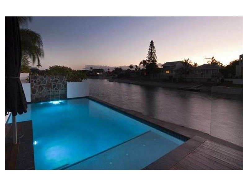 9 Moomba, Sorrento QLD 4217