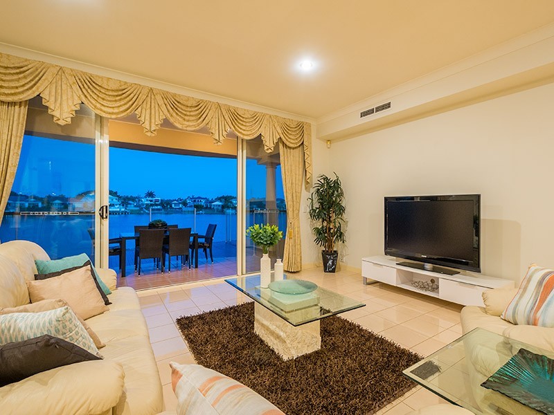 12 Clear Water Bay Ave, Clear Island Waters QLD 4226