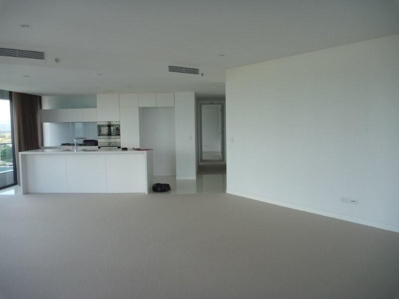 21407 ‘Oracle’ Elizabeth Ave, Broadbeach QLD 4218