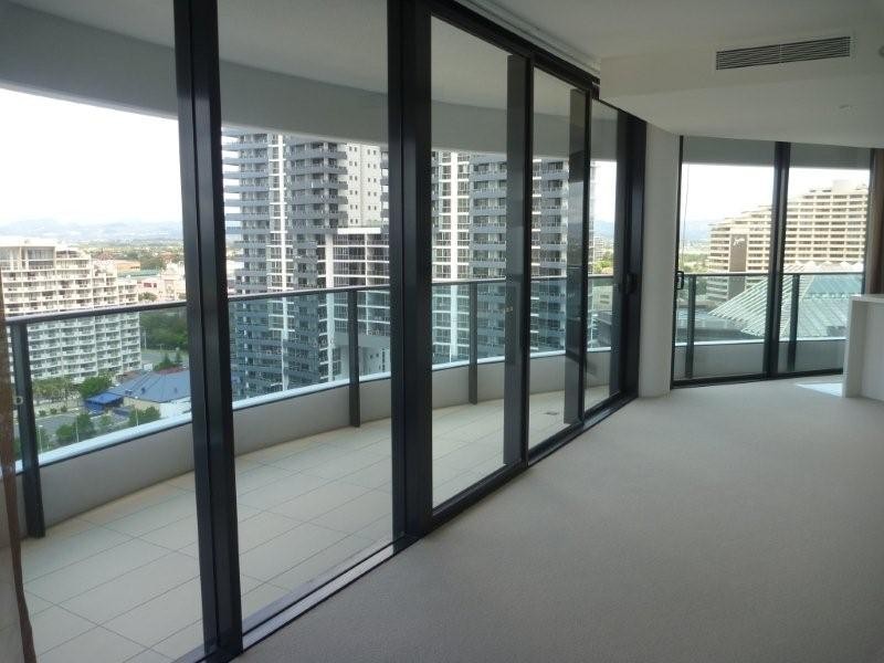 21407 ‘Oracle’ Elizabeth Ave, Broadbeach QLD 4218