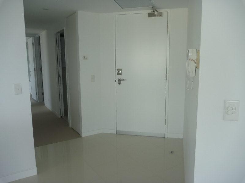 21407 ‘Oracle’ Elizabeth Ave, Broadbeach QLD 4218