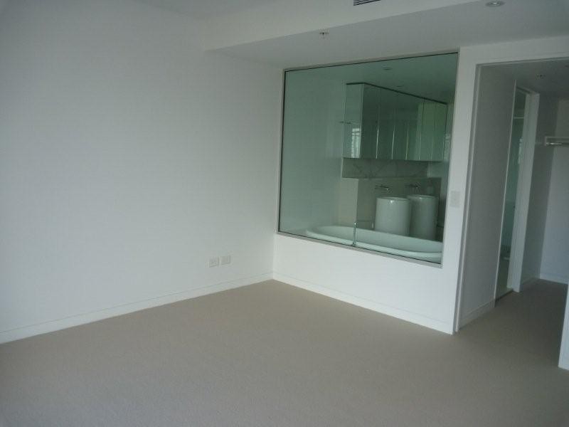 21407 ‘Oracle’ Elizabeth Ave, Broadbeach QLD 4218