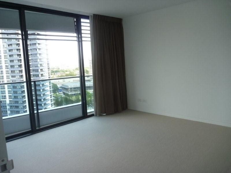 21407 ‘Oracle’ Elizabeth Ave, Broadbeach QLD 4218