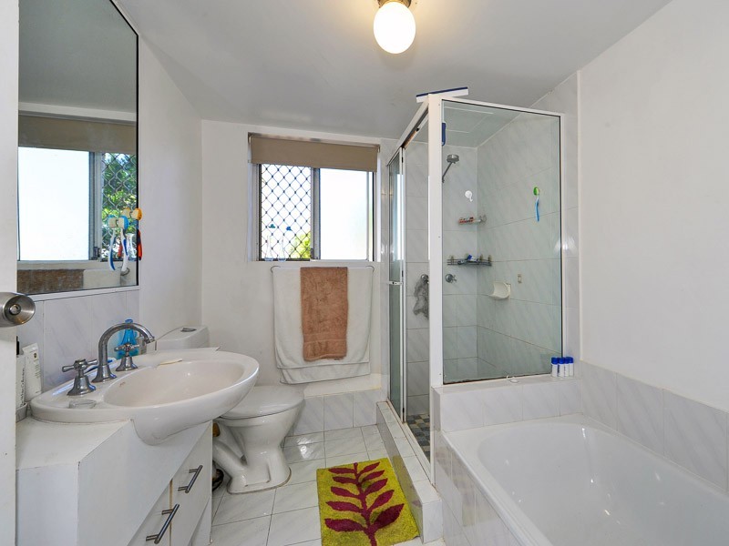 2/9 Francis Street, Mermaid Beach QLD 4218