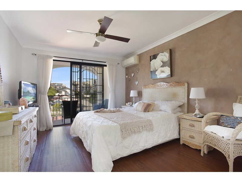 2/16 Evandale Crescent, Miami QLD 4220