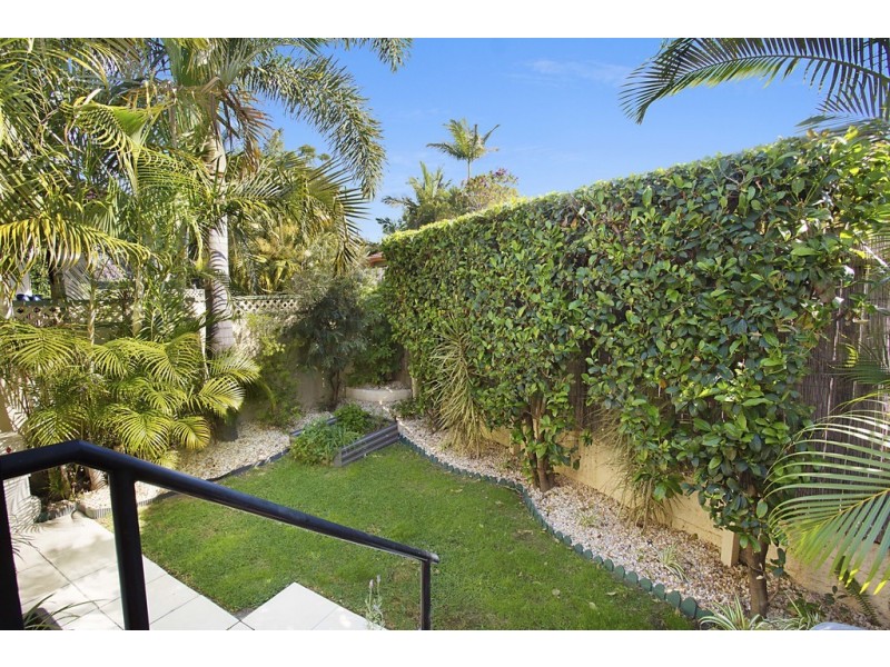 2/16 Evandale Crescent, Miami QLD 4220