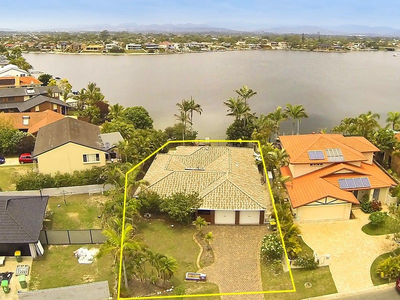 59 Volante Crescent, Mermaid Waters QLD 4218