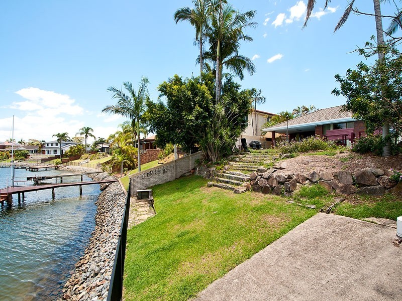 59 Volante Crescent, Mermaid Waters QLD 4218