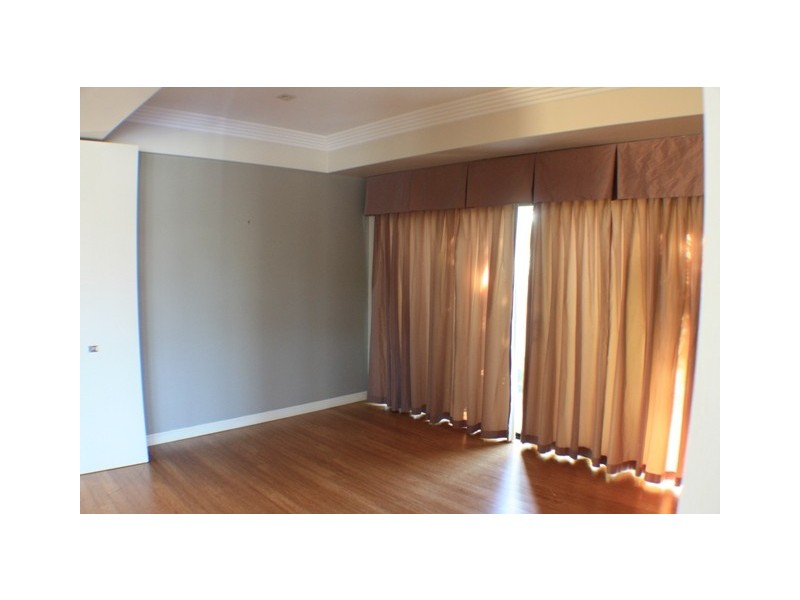 17 Cheval Court, Benowa Waters QLD 4217