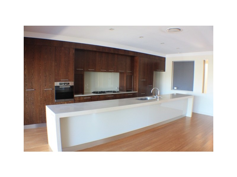 17 Cheval Court, Benowa Waters QLD 4217