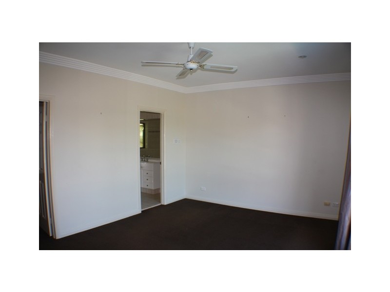 17 Cheval Court, Benowa Waters QLD 4217
