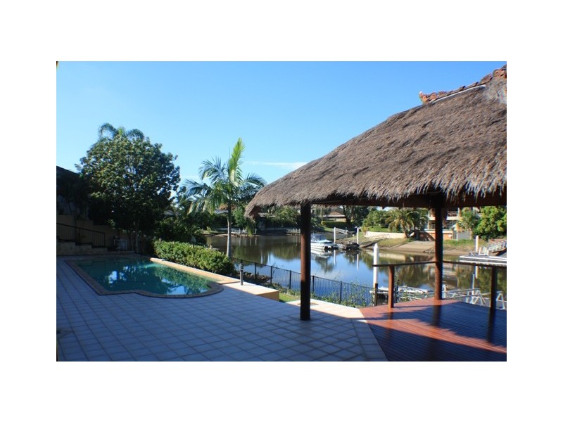 17 Cheval Court, Benowa Waters QLD 4217