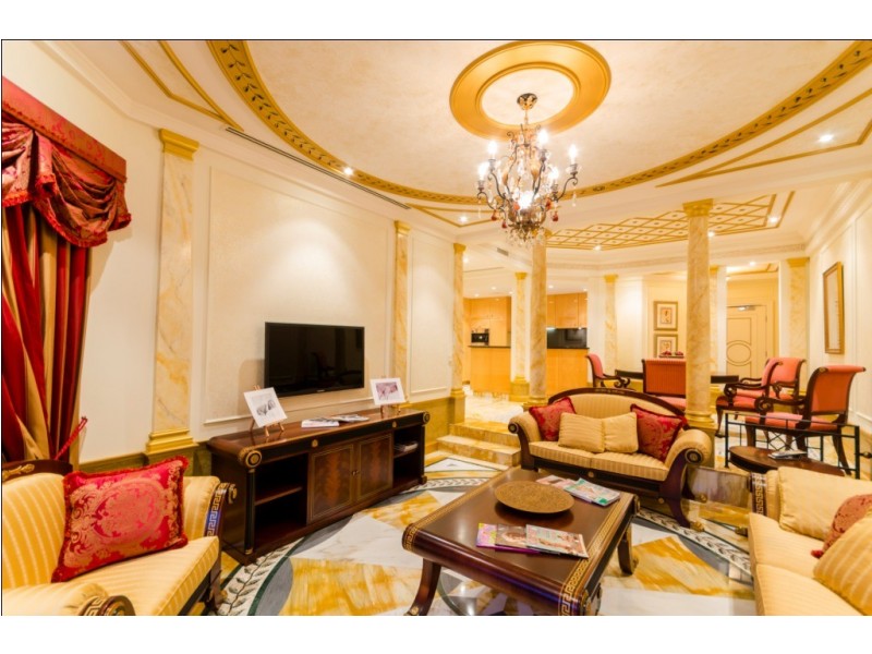 Condominium 60 Palazzo Versace, 94 Seaworld Drive, Main Beach QLD 4217