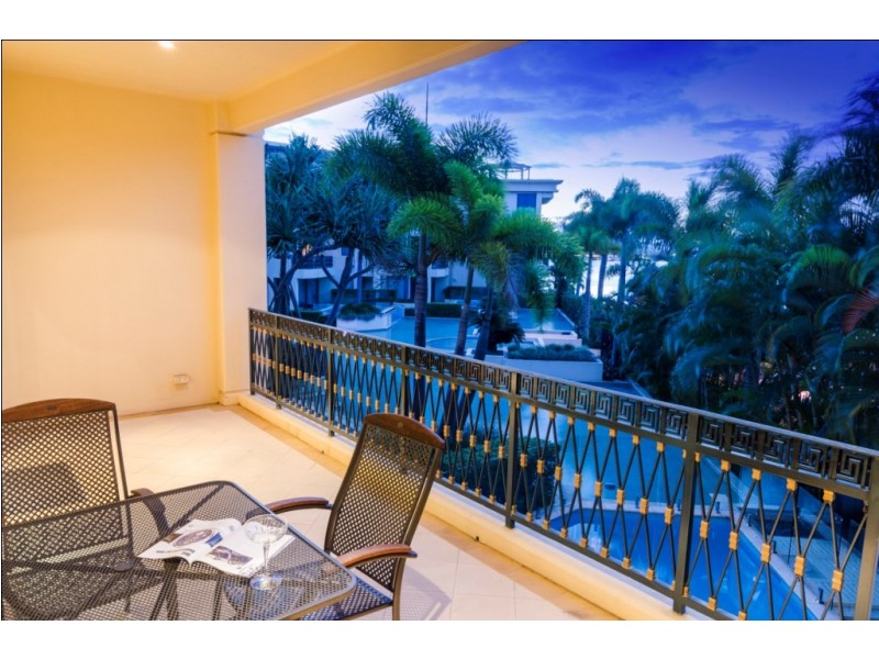 Condominium 60 Palazzo Versace, 94 Seaworld Drive, Main Beach QLD 4217