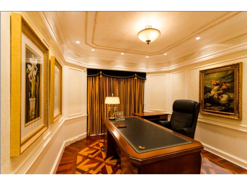 Condominium 60 Palazzo Versace, 94 Seaworld Drive, Main Beach QLD 4217