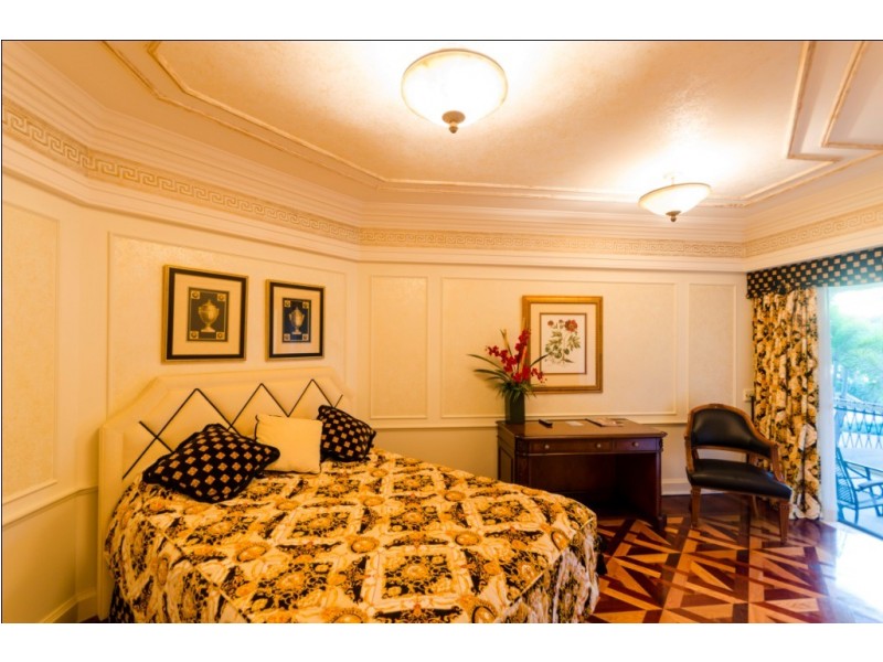 Condominium 60 Palazzo Versace, 94 Seaworld Drive, Main Beach QLD 4217