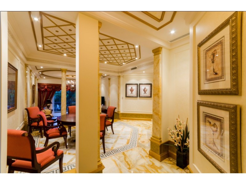 Condominium 60 Palazzo Versace, 94 Seaworld Drive, Main Beach QLD 4217