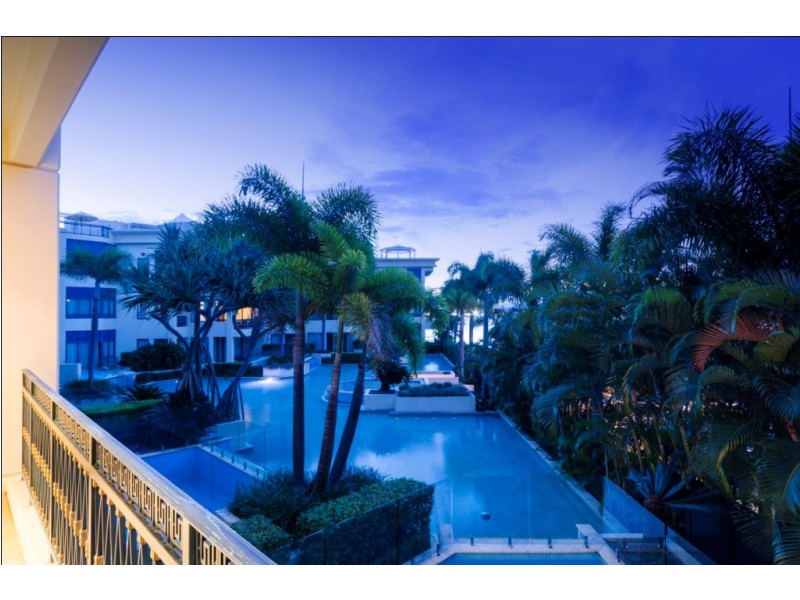 Condominium 60 Palazzo Versace, 94 Seaworld Drive, Main Beach QLD 4217