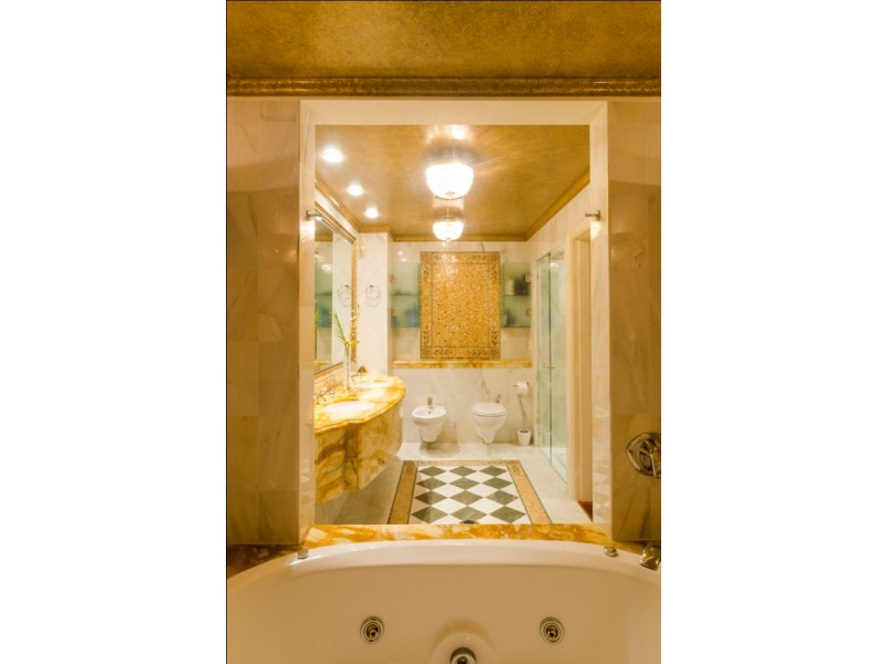 Condominium 60 Palazzo Versace, 94 Seaworld Drive, Main Beach QLD 4217