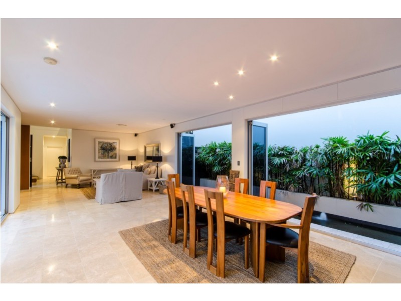 3 Marseille Estate, 17 Marseille Court, Sorrento QLD 4217