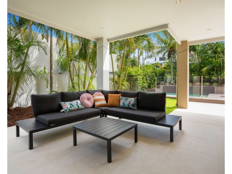 6008B The Boulevard, Benowa QLD 4217