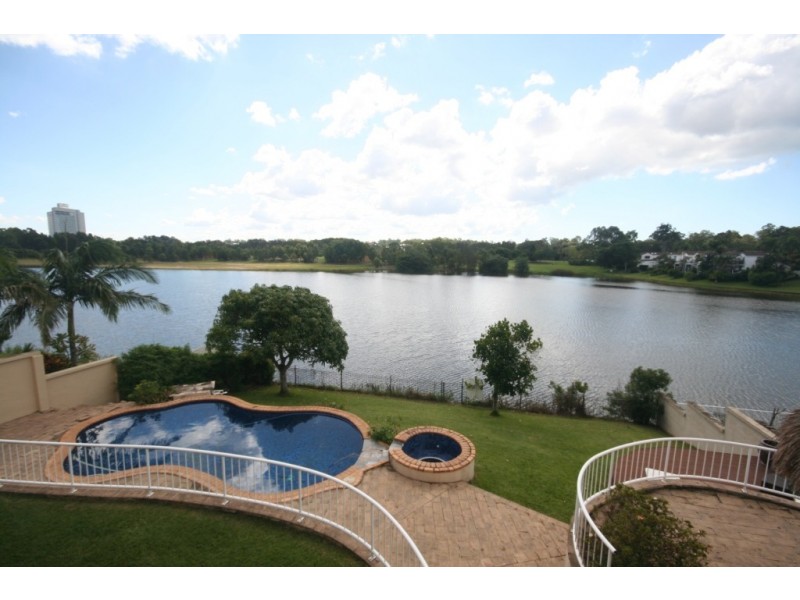 83 Cabana Boulevard, Benowa Waters QLD 4217