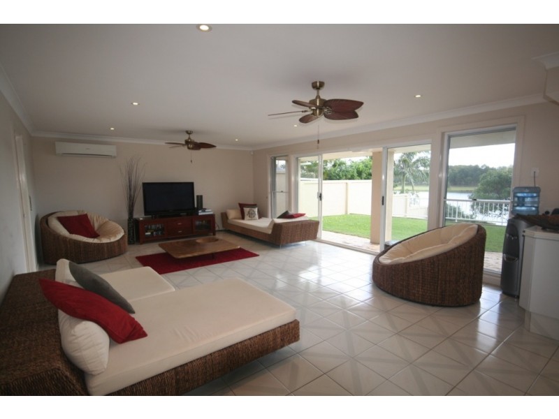 83 Cabana Boulevard, Benowa Waters QLD 4217