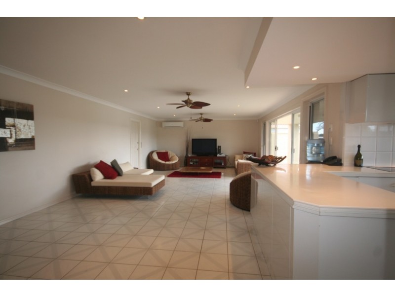 83 Cabana Boulevard, Benowa Waters QLD 4217