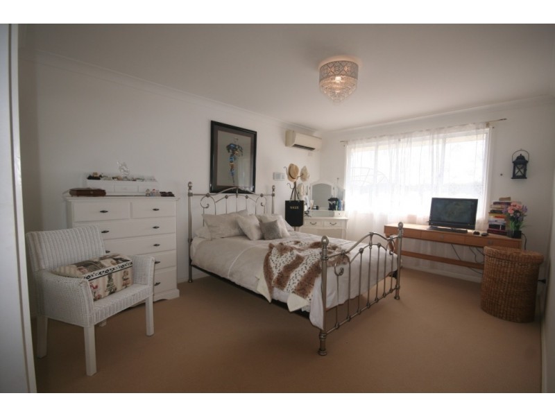 83 Cabana Boulevard, Benowa Waters QLD 4217