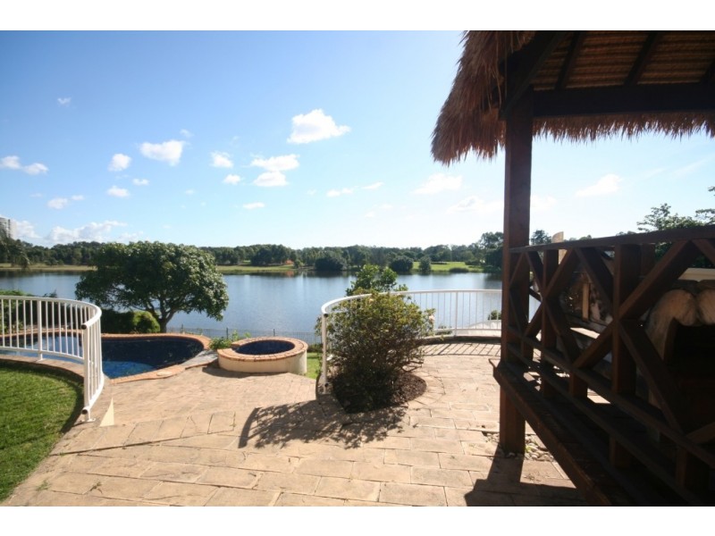 83 Cabana Boulevard, Benowa Waters QLD 4217