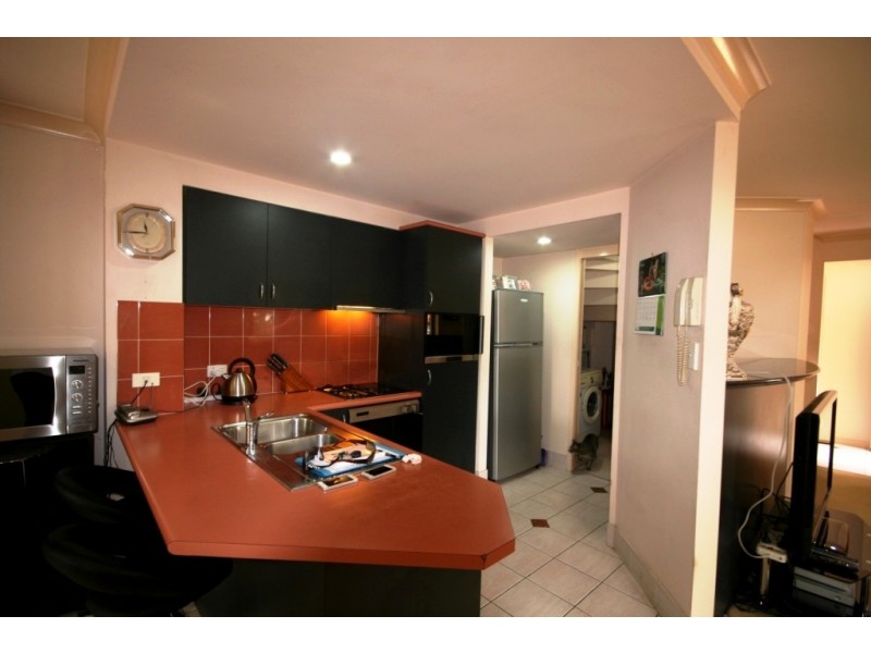 1/27 Heeb Street, Bundall QLD 4217